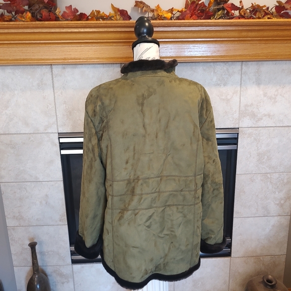 Regent Park Large Winter Coat Faux Suede Olive Green And Brown Trim. - Picture 7 of 13